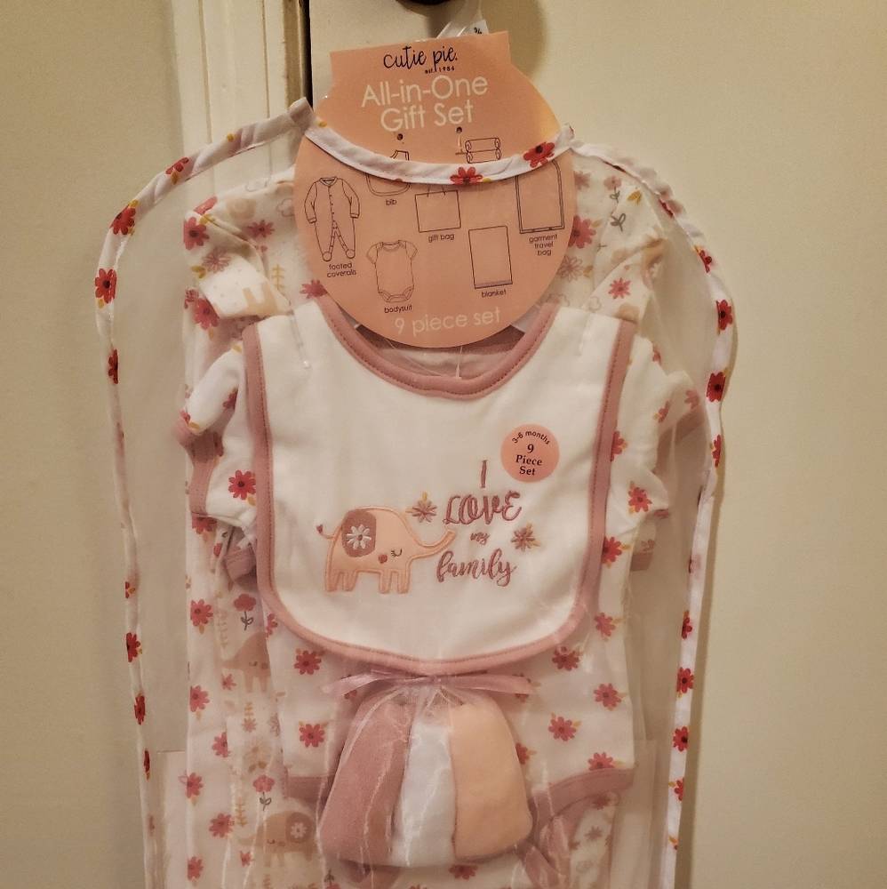 9 piece 3-6 month baby set